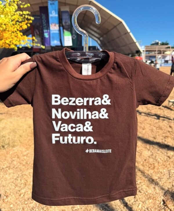 Camiseta Bezerra & Novilha & Vaca & Futuro - INFANTIL